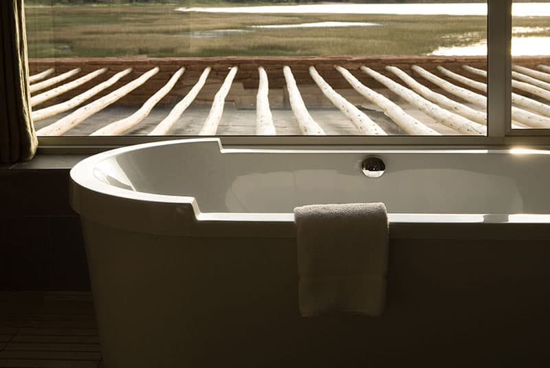peru laka titicaca titilaka bathtub