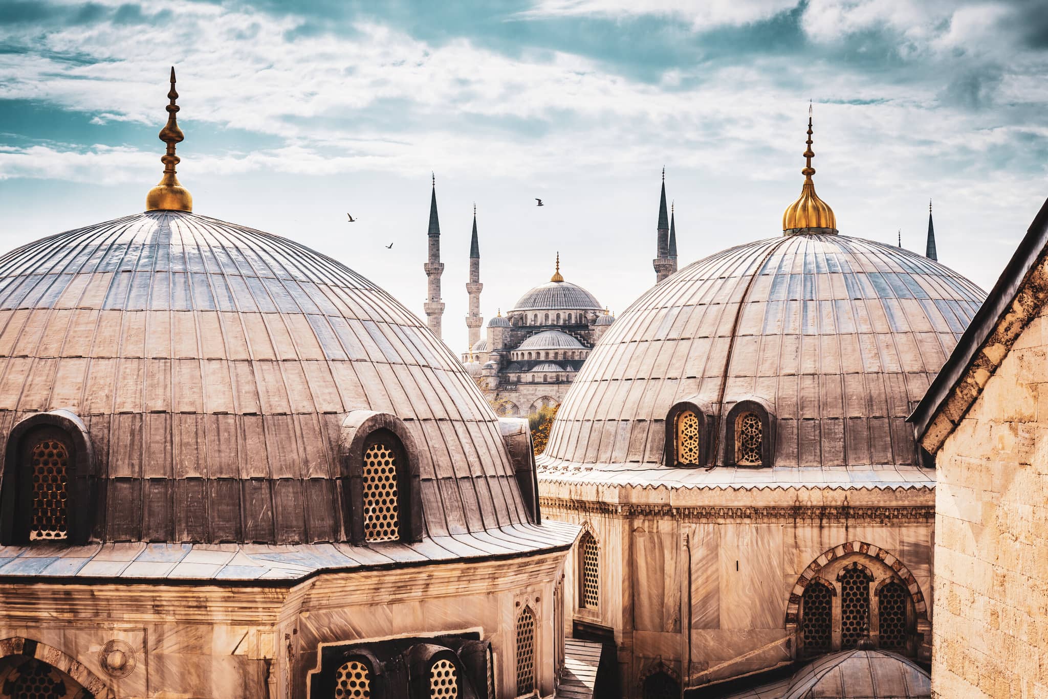 Treasures of Türkiye gallery 01 GalleryHero BlueMosqueIstanbul Turkiy GettyImages 526928193