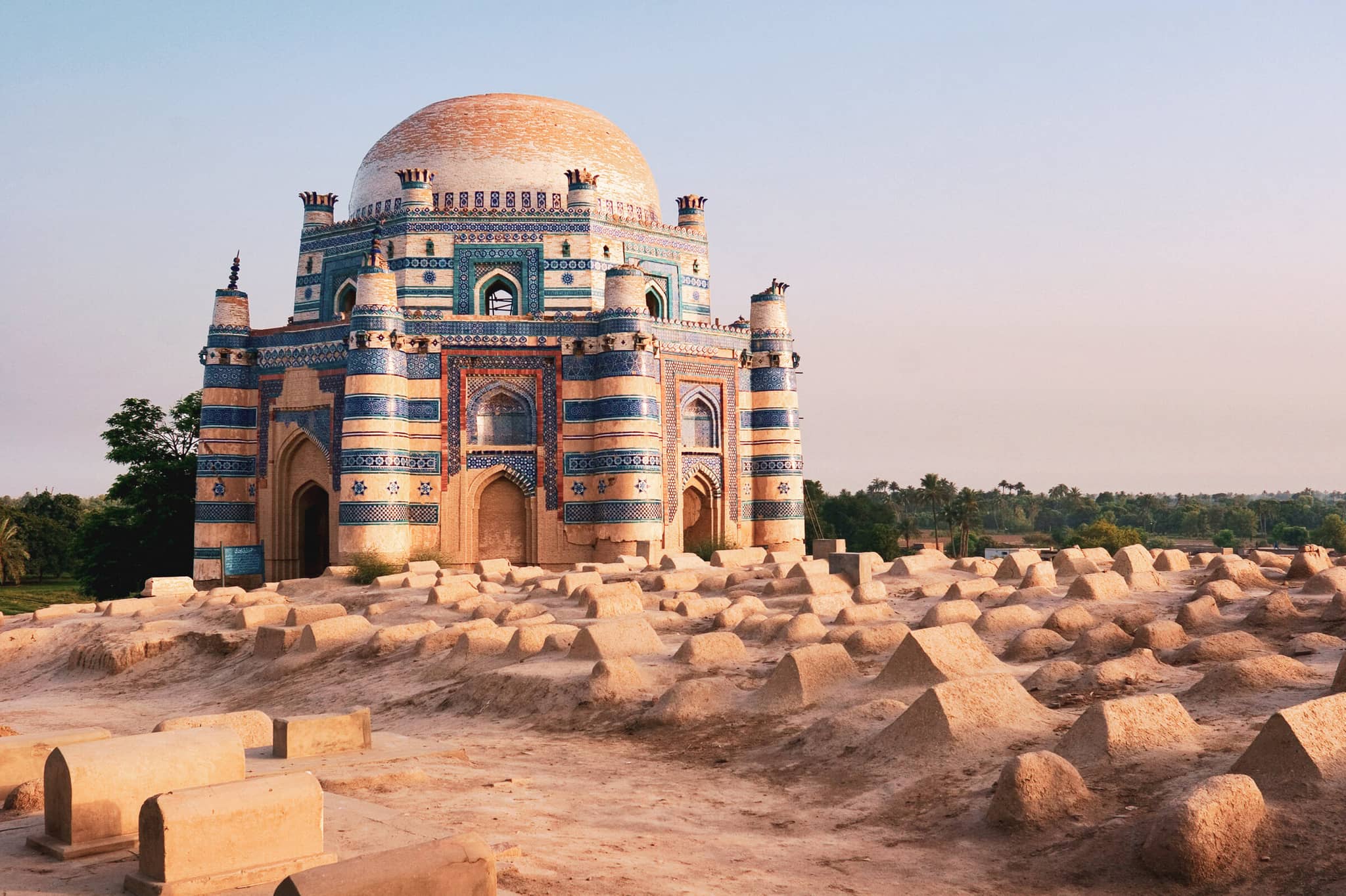 Southern Pakistan: Confluence of Civilizations gallery 01 GalleryHero UchSharif Pakistan GeoExLuxuryTravel DanitaDelimont RM AS28 JAR0028 SuperRes AWLImages