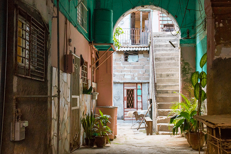 Cuba Havana neighborhood DanitaDelimont RF CA11 EWI0172 800x535 1