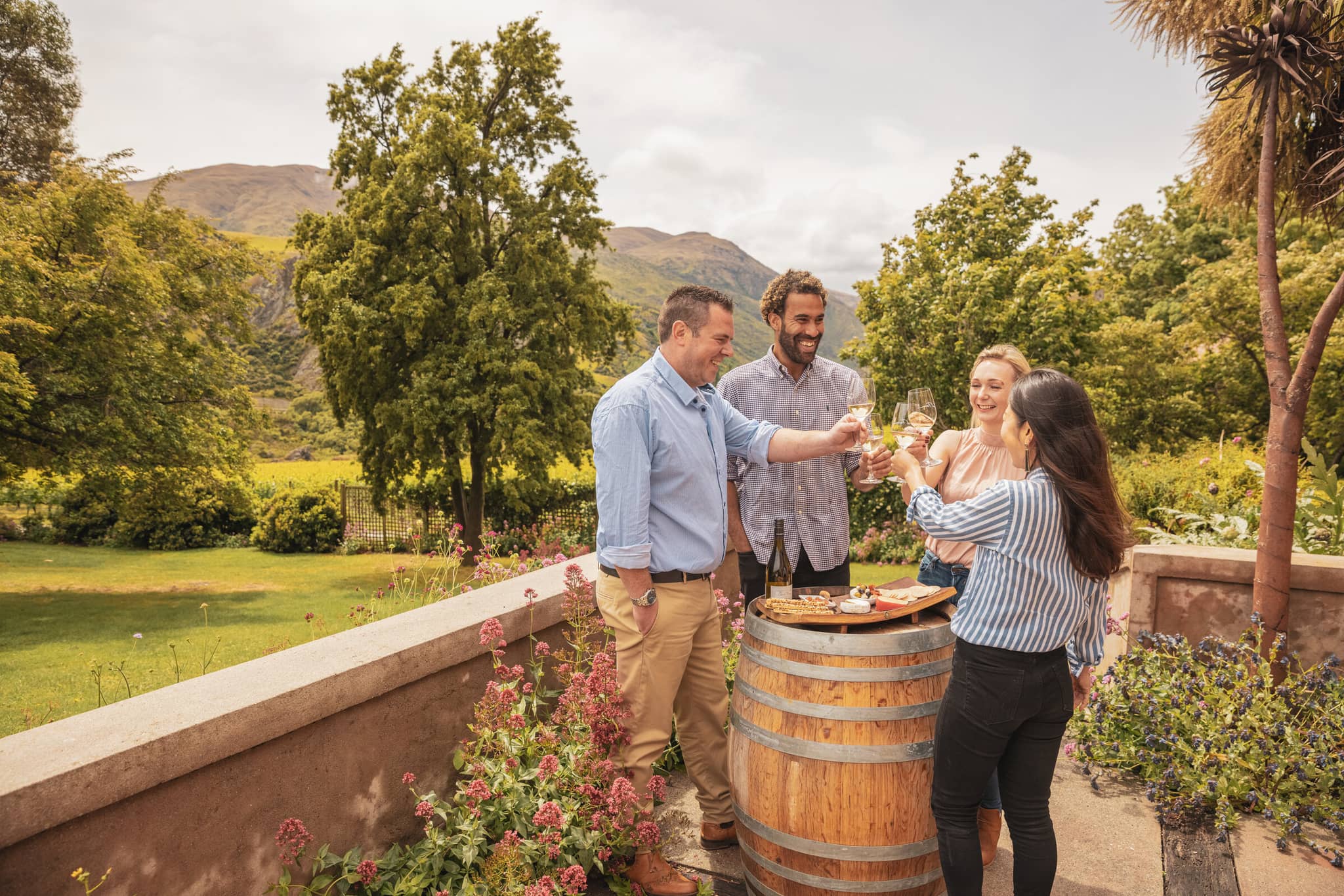 Adventuring through New Zealand gallery Gallery2 QueenstownWinery NewZealand NZTourismBoard 234038 chard farm queenstown GraemeMurray