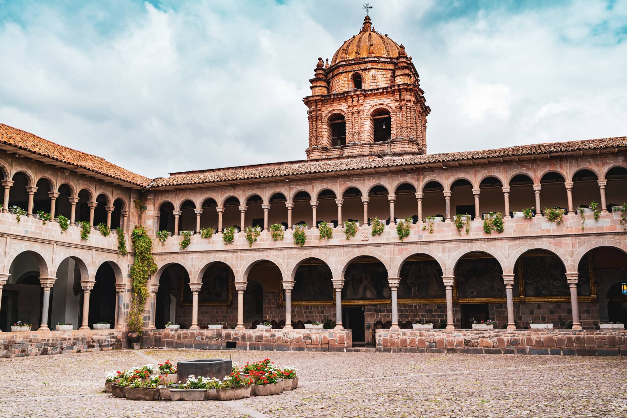 Machu Picchu & the Galápagos gallery Gallery5 Temple Cusco Peru GettyImages 1140130840 Takepicsforfun
