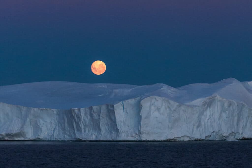 antarctica first expedition moonrise 1024x684