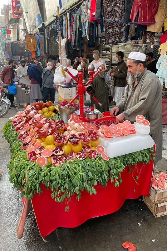 pakistan peshawar pomegranate juice vendor